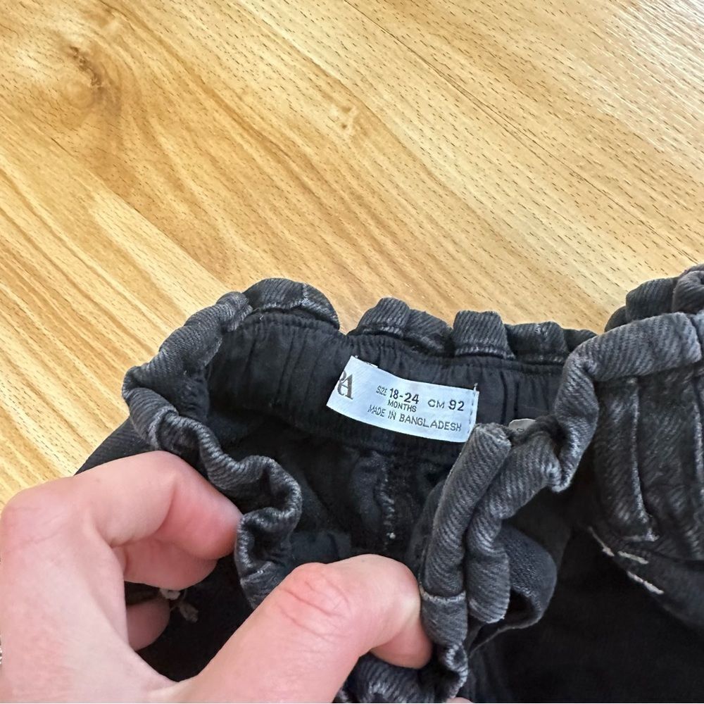 Zara Toddler Black Denim Flower Embroidered Skirt size‎ 18-24 - Picture 3 of 6